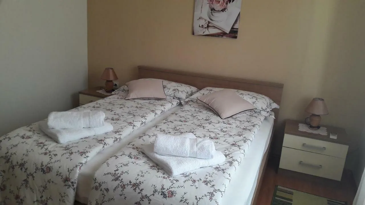 Apartman Dea Crveni Vrh 0*,